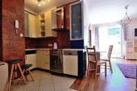 Victus Atmospheric Apartment with Parking and Balcony by Noclegi Renters - Chambres d'hôtes Sopot