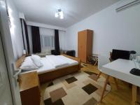 Deluxe Room (2 Adults + 1 Child)