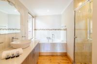 Luxury Duplex 2 Bedroom Chalet - Sea Facing