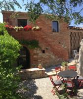 Charming House in Trequanda with Shared Pool - B&B Trequanda