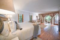 Downstairs Suite with Lake View