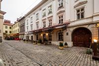 Romari Площа Катедральна 8 - B&B