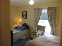 Family Room (2 Adults + 1 Child)