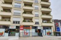 Luxury Green Apartment - Center - Balcony View - Free Parking - Chambres d’hôtes Pristina