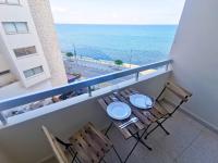 Flirty Flamingo Seaview Seafront Apartment - Ferienwohnung Larnaka