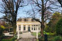 B&B Dordrecht - Tiny house in tuin van de statige villa Mariahof - Bed and Breakfast Dordrecht