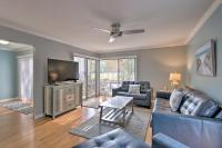 B&B Hilton Head - Updated Hilton Head Island Townhome with Decks! - Bed and Breakfast Hilton Head