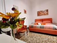 WOW HOME - 175 mq - posteggio privato - davanti porto traghetti - fino a 10 posti letto - Chambres d'hôtes Gênes