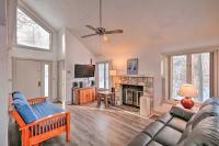 B&B Blakeslee - Jack Frost Ski Resort Townhome with Fireplace! - Bed and Breakfast Blakeslee