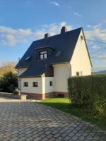 B&B Wilkau-Haßlau - Haus mit Ausblick 3 Schlafzimmer - Bed and Breakfast Wilkau-Haßlau