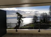 Apartment with Lake View