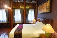 Deluxe King Room (Thai B)