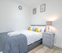 Modern Studio Apartments Sheffield City Centre - Netflix, WiFi, Digital TV - Bed and Breakfast Sheffield