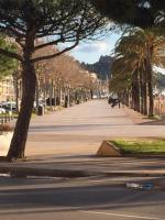 Appartement standing 58m plage à 3mn en voiture - B&B Roses