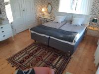 Standard Double Room with Shared Bathroom