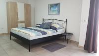 Doppel-/Zweibettzimmer mit Gartenblick