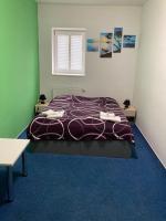 Doppel- oder Zweibettzimmer