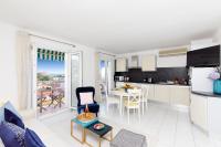 Alexandra YourHostHelper - B&B Cannes