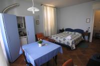 Studio (2 Adults)
