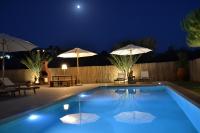 B&B Galatas - Ar & Al Luxury Villa - Bed and Breakfast Galatas