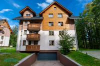 Apartamenty BlueSky - balkon, spokojna , zielona okolica, idealne dla rodzin, blisko centrum Karpacza, PKP i sklepów - Ferienwohnung Karpacz
