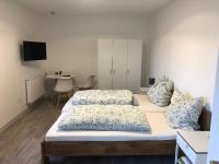 Doppelzimmer mit Balkon