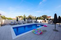 1oak rentals 2 - B&B Vir