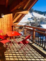 Apartment with Mountain View