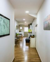 CitySea Fusion, Elegant Gem Minutes from the Beach - B&B Kalamata