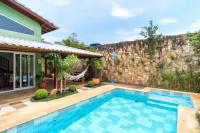 Charmosa Casa em Condomínio com Piscina, Churrasqueira e Forno de Pizza a 1 Quadra da Praia do Sapê - Chambres d'hôtes Ubatuba