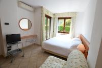 One-Bedroom Apartment with Balcony