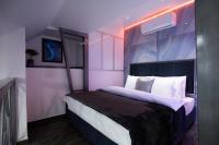 Deluxe Suite with Spa Bath