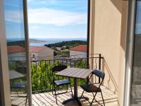 Apartamento con balcón