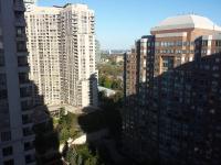SPECTACULAR VIEW, 2 BEDROOMS FURNISHED CONDO and BEST LOCATION - Chambres d'hôtes Mississauga