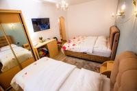 Camera Tripla Superior