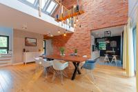 Wiselka Holiday House-1,2km to the beach; 5 bedrooms, 3 bahrooms; fire place. Private sauna! - B&B Wisełka