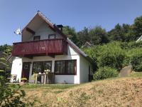 B&B Kemmerode - Holiday home in Reimboldshausen with balcony - Bed and Breakfast Kemmerode