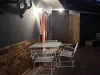 Emmaus Double Room - B&B Bloemfontein