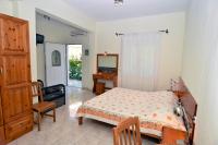 Studio (3 Adults)
