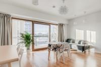 Tapiola Oak Apartment - B&B Espoo