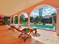 Camera Familiare con Vista Giardino