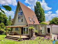 the Wooden A-frame in Hamilton - B&B