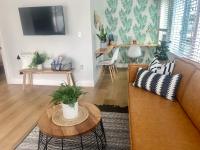 Steps To The Beach, Main Street and Pacific City - OCEAN VIEWS - Ferienwohnung Huntington Beach