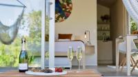 One O One Cabins, Waiheke Island - Bed and Breakfast Oneroa