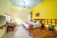 Habitación con cama grande