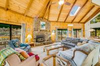 Luring Lakefront Landing - B&B