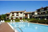 Villa con ampio giardino esterno e piscina condominiale - Bed and Breakfast