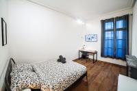 Zimmer mit Kingsize-Bett