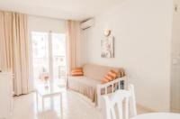 B&B Cala Llonga - Apartamentos Torres Cardona (Playa) - Bed and Breakfast Cala Llonga