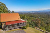 B&B Sevierville - Super View,Smoky Mtn Log Cabin,Pool Table,Hot Tub - Bed and Breakfast Sevierville